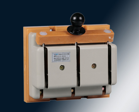 HD系列單投刀開(kāi)關(guān)、HS系列雙投刀開(kāi)關(guān)適用于交流50Hz、額定電壓400V、直流220V，額定電流至1500A的成套配電裝置中，用作手動(dòng)不頻繁接通與分?jǐn)嘟恢绷麟姟?>
											HD、HS開(kāi)啟式刀開(kāi)關(guān)</a>
										</div>
										 
										<div   id=